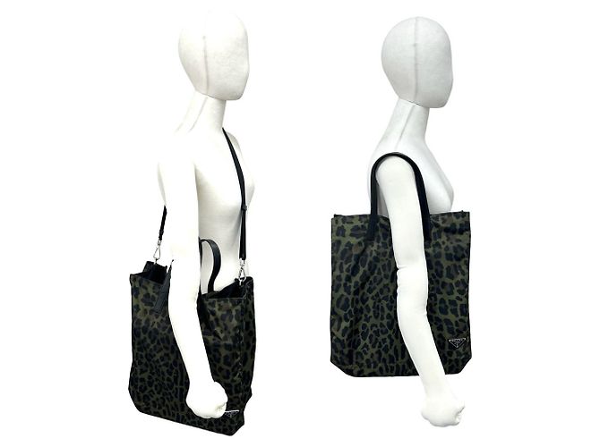 Borsa Tote Prada in nylon e pelle con stampa leopardata e logo triangolare - vista 2