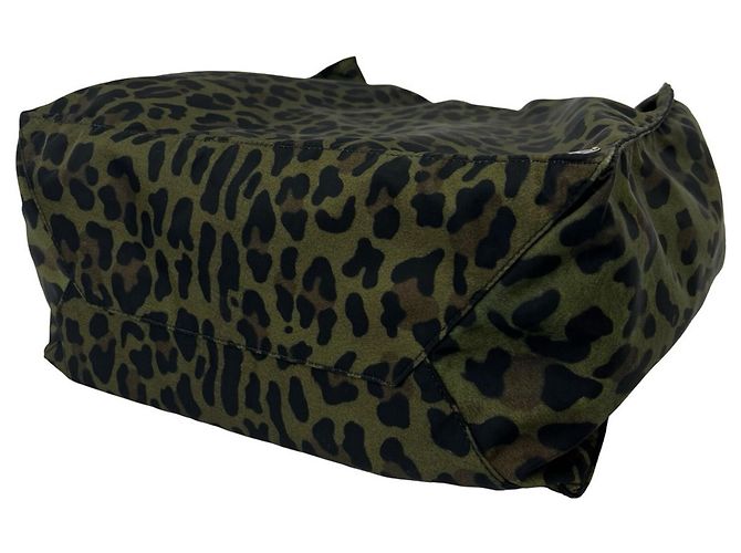 Borsa Tote Prada in nylon e pelle con stampa leopardata e logo triangolare - vista 8