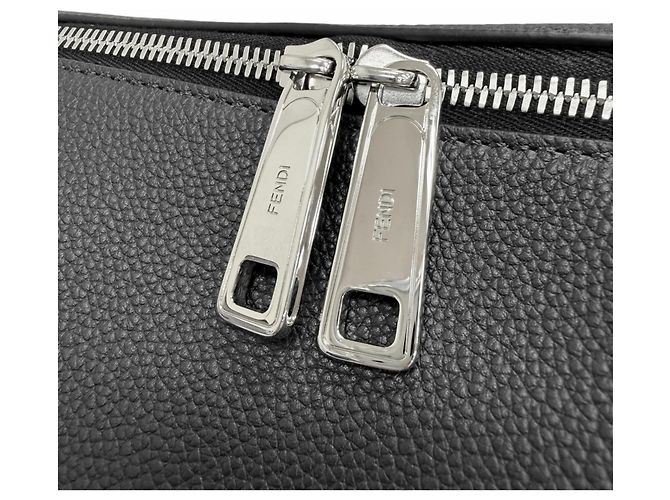 Bolsa de Ombro Fendi Louis Medium em couro de bezerro granulado com metal FF - vista 11
