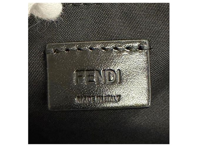 Bolsa de Ombro Fendi Louis Medium em couro de bezerro granulado com metal FF - vista 12