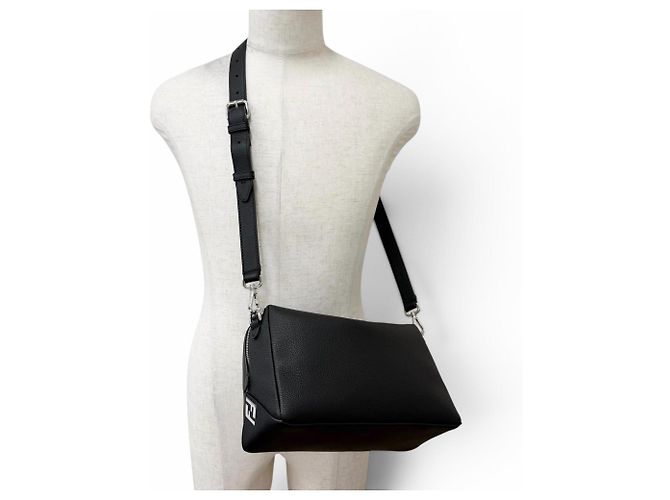 Bolsa de Ombro Fendi Louis Medium em couro de bezerro granulado com metal FF - vista 3