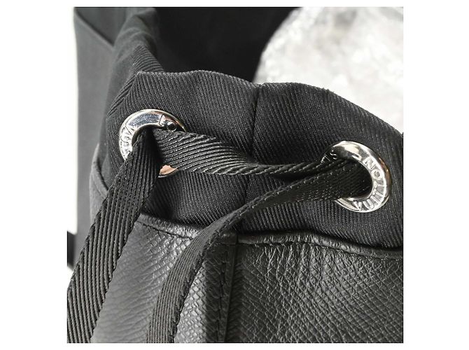 Louis Vuitton Cabas Light Tote Bag - view 9