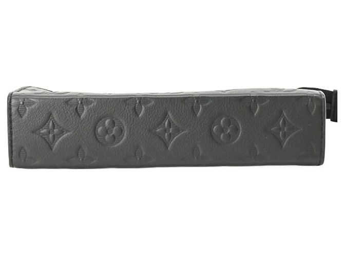 Louis Vuitton Monogram Shadow Gaston Wearable Wallet Shoulder Bag - vista 3