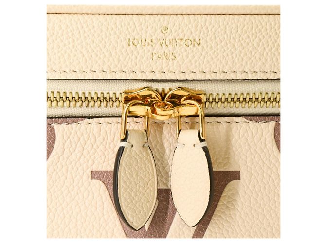 Borsa Louis Vuitton Vanity PM Bicolor Monogram Empreinte - vista 7