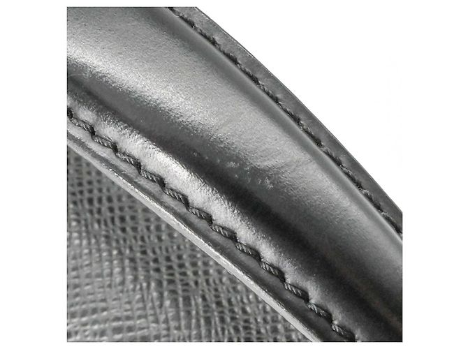 Sac à main Louis Vuitton Taiga Monceau 28 - vue 13