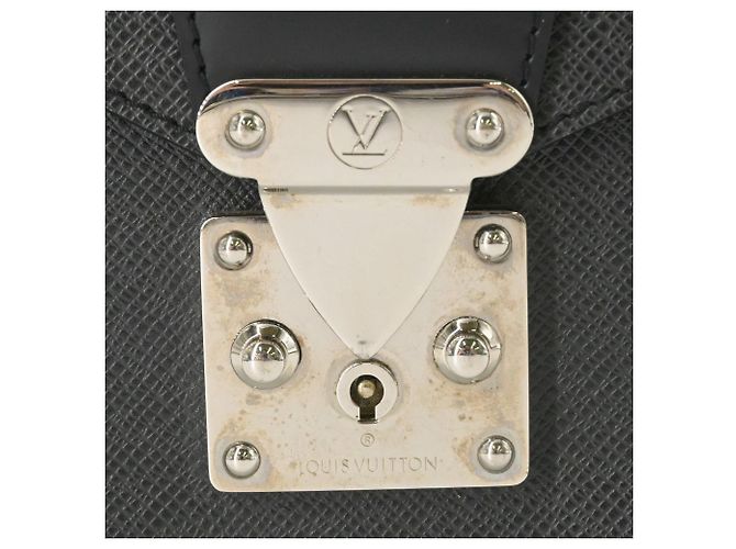 Sac à main Louis Vuitton Taiga Monceau 28 - vue 7