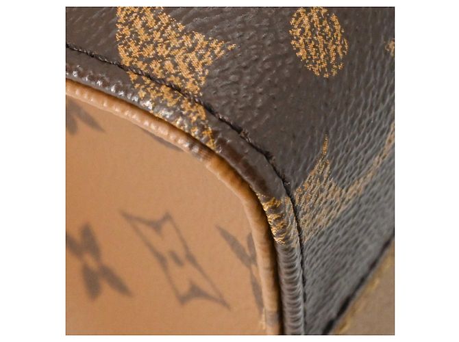 Borsa a mano e a tracolla Louis Vuitton OnTheGo PM - vista 12