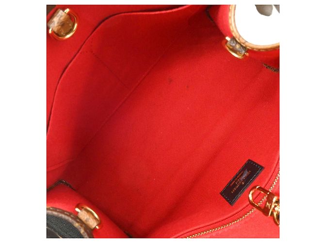Borsa a mano e a tracolla Louis Vuitton OnTheGo PM - vista 9