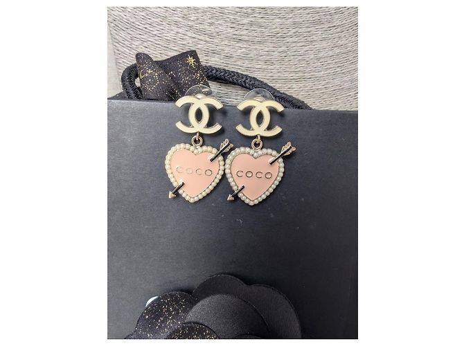 Orecchini Chanel CC Cuore e Freccia con Perle Rosa - vista 2
