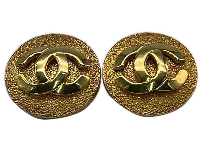 Orecchini Chanel Gold CC placcati in oro rotondi con chiusura a pressione - vista 3