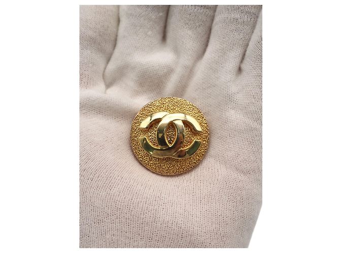 Orecchini Chanel Gold CC placcati in oro rotondi con chiusura a pressione - vista 9