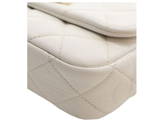 Chanel White Mini Quilted Glazed Calfskin Pearl Side Flap - vista 12