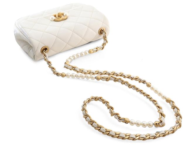 Chanel White Mini Quilted Glazed Calfskin Pearl Side Flap - vista 15