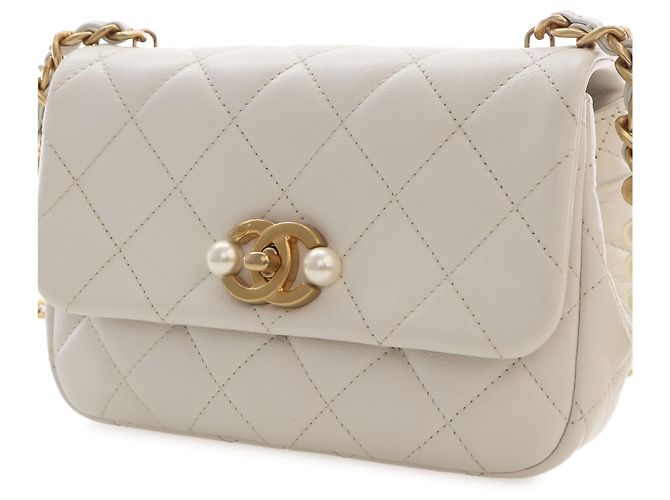 Chanel White Mini Quilted Glazed Calfskin Pearl Side Flap - vista 9