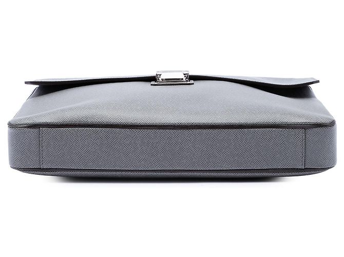 Louis Vuitton Gray Taiga Vassili PM - Ansicht 3