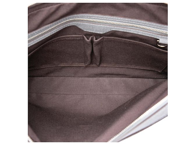 Louis Vuitton Gray Taiga Vassili PM - Ansicht 4