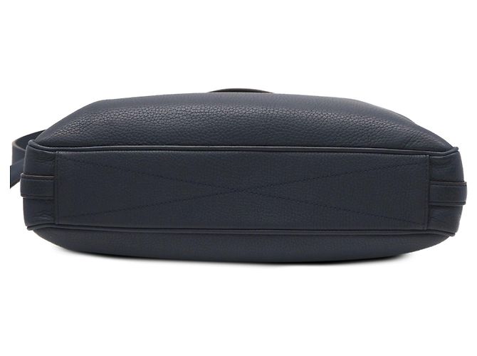 Pasta Armand Louis Vuitton em couro Taurillon preto - vista 2