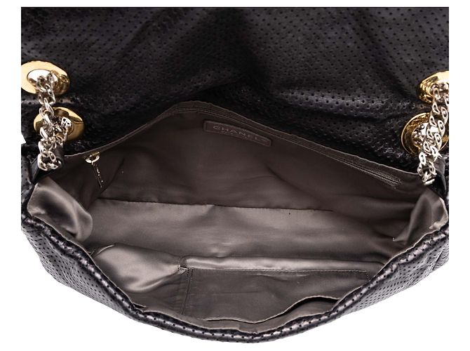 Chanel Black Medium Perforated Calfskin Reissue 2.55 Drill Flap - vista 4