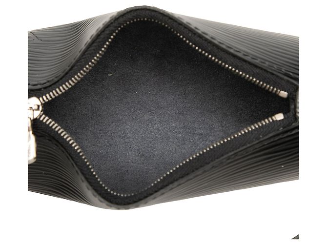 Louis Vuitton Black Epi Pochette Soufflot - vista 4