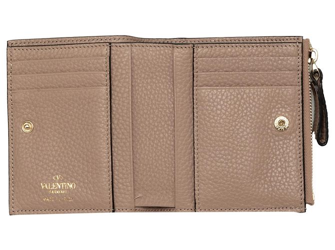 Cartera compacta Rockstud Valentino de piel de becerro granulada marrón - vista 6