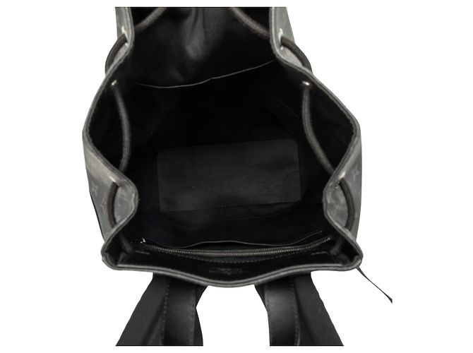 Mochila Louis Vuitton Black Monogram Eclipse Explorer - vista 4