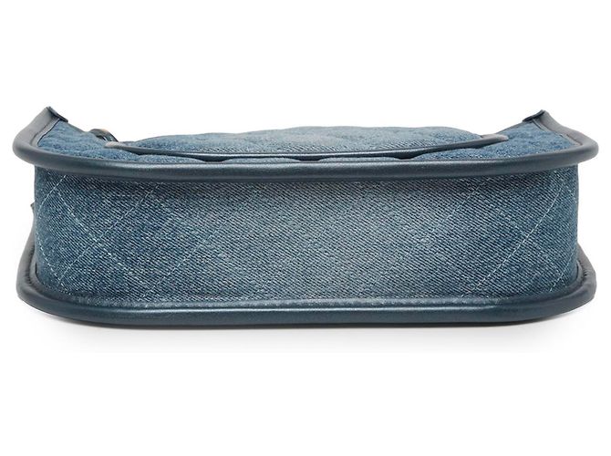 Bolsa Hobo Chanel Blue CC Quilted Denim - vista 3