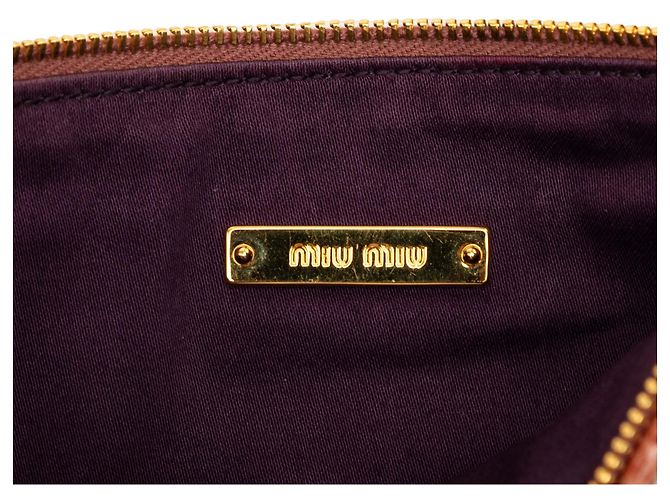 Pochette Miu Miu Saint Cocco Lux in vernice effetto coccodrillo rosa - vista 5