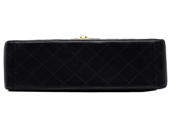 Chanel Black Maxi XL Classic Lambskin Single Flap - vista 3