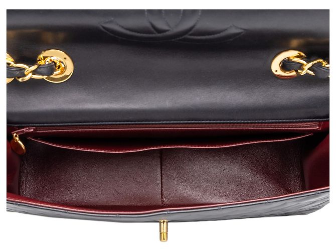 Chanel Black Maxi XL Classic Lambskin Single Flap - vista 4