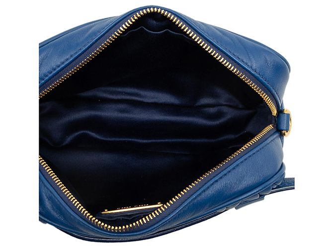Miu Miu Gürteltasche aus blauem Matelassé-Nappaleder - Ansicht 4
