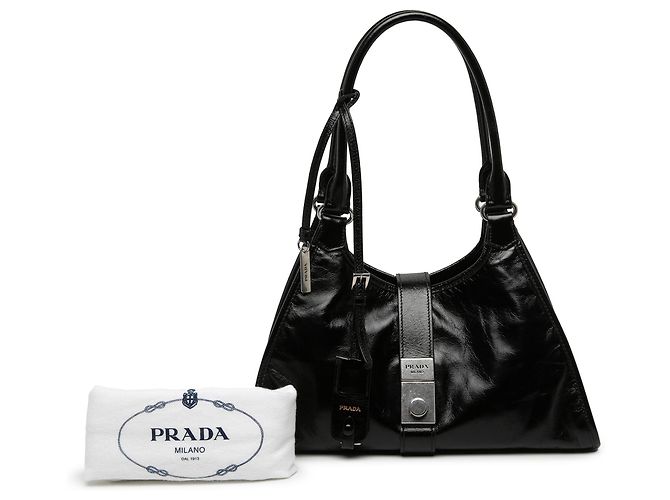 Bolso de hombro Prada Medium de piel de becerro brillante negro - vista 6