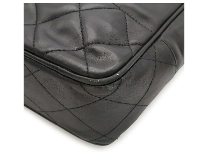 Bolsa de Ombro Matelassé com Corrente e Borla CHANEL, Preta - vista 4