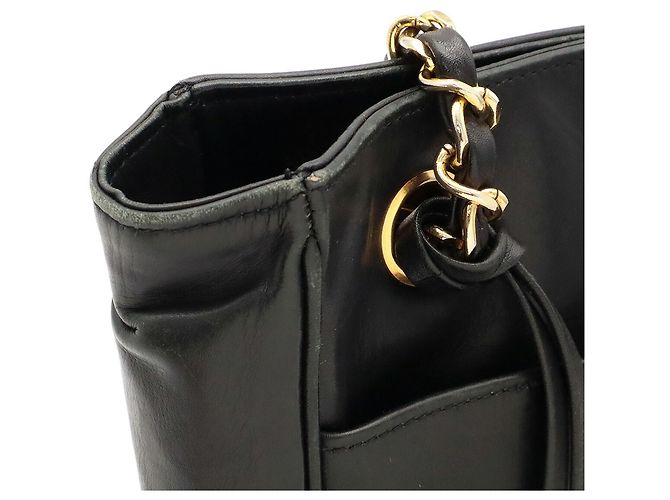 Bolsa de Ombro Matelassé com Corrente e Borla CHANEL, Preta - vista 7