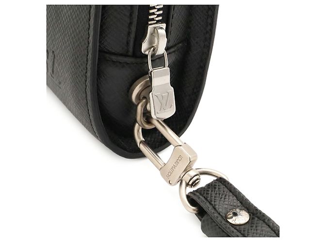 Pochette Louis Vuitton Taiga Baikal - vue 6