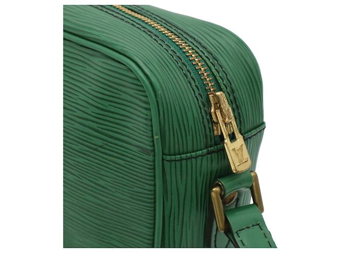 Bolso de hombro Louis Vuitton Epi Trocadero 23 - vista 7