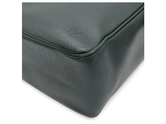 Borsa a tracolla Louis Vuitton Taiga Yaranga - vista 4
