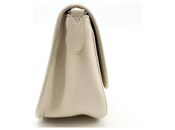 Louis Vuitton Buci Epi Leather - vista 4