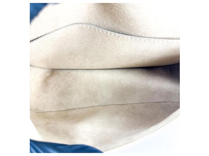Louis Vuitton Buci Epi Leather - vista 5