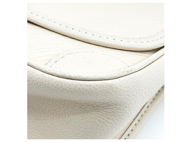 Louis Vuitton Buci Epi Leather - vista 7