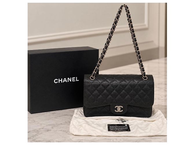 Timeless Chanel Classic Jumbo Double Flap Couro Caviar Preto - vista 4