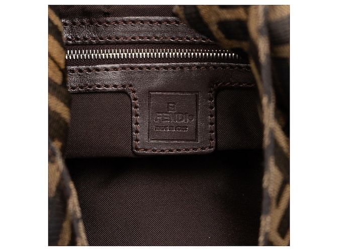 Borsa a tracolla Fendi Zucca Mamma Bucket - vista 5