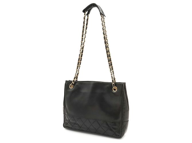 Bolsa de Ombro com Corrente Chanel Matelassé - vista 3