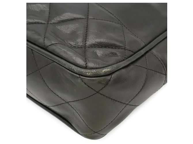 Bolsa de Ombro com Corrente Chanel Matelassé - vista 4