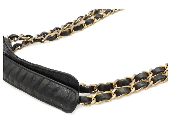 Bolsa de Ombro com Corrente Chanel Matelassé - vista 5