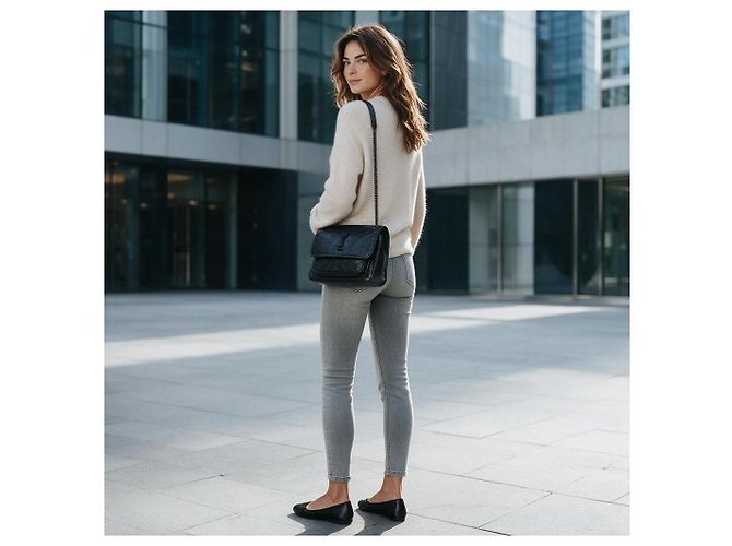 Autre Marque Saint Laurent Niki Medium Bolsa de Ombro Preta - vista 4