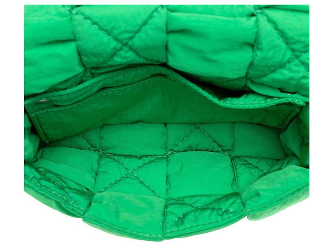 Borsa a tracolla Bottega Veneta Maxi Intrecciato Padded Tech Cassette - vista 4