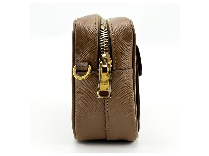 Prada Pushlock Pocket Camera Saffiano Leather Small - vista 4