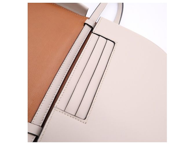 Bolsa de Ombro Small Heel Pouch em pele de vitelo Loewe, cor Light Beige - vista 12
