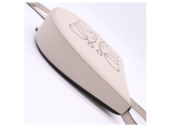 Bolsa de Ombro Small Heel Pouch em pele de vitelo Loewe, cor Light Beige - vista 9