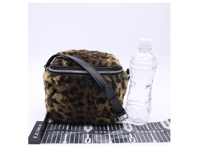 Céline Bolsa de Ombro Celine Fluffy Box em Pele Sintética de Leopardo - vista 3